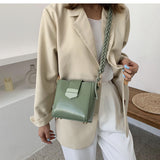 Woven Shoulder Messenger Bag - Trendy and Durable Fashion Accessory